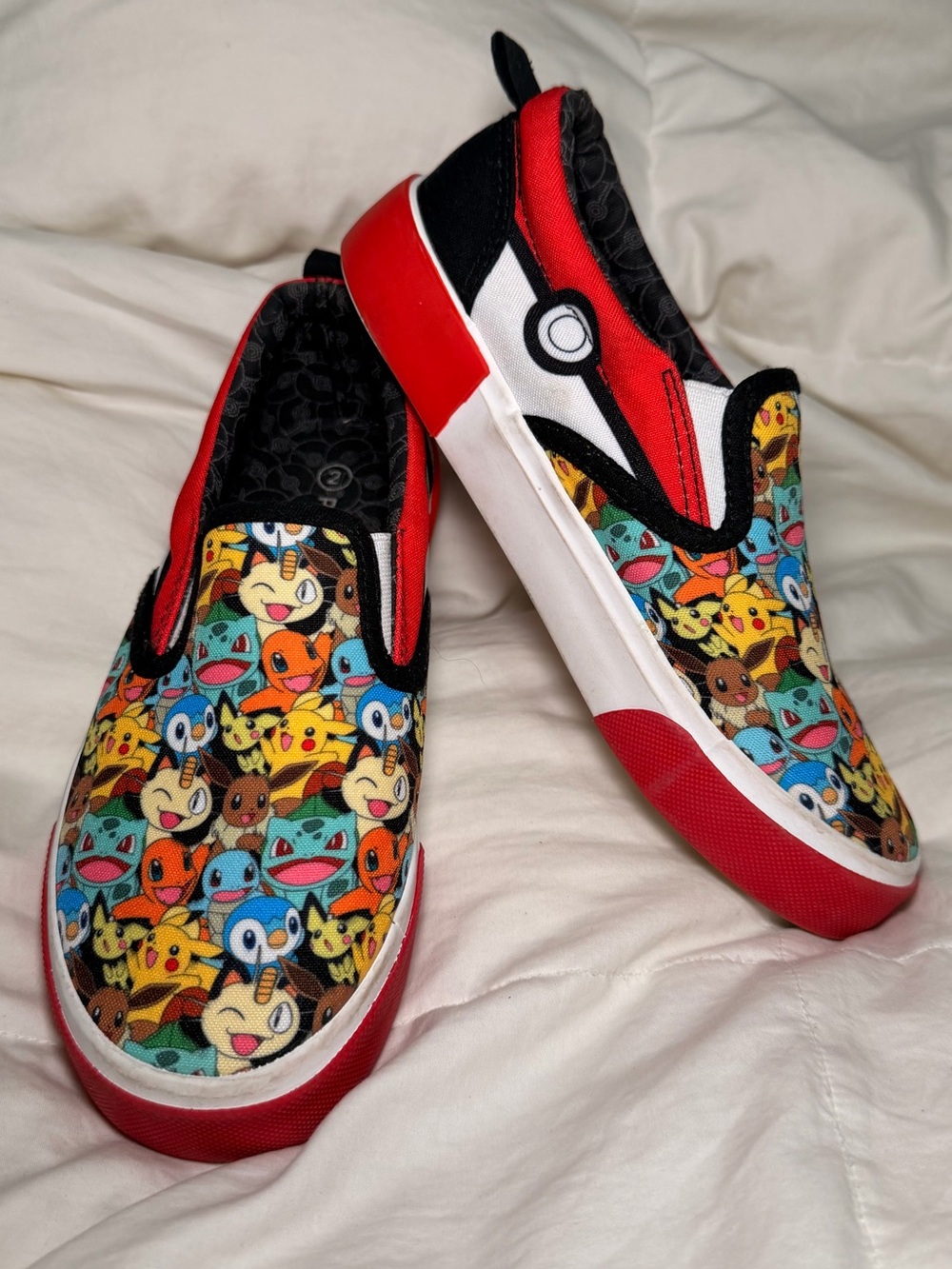 Kids Red Pokémon Print Slip-On shoes